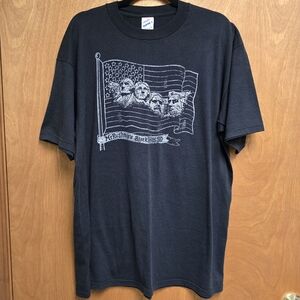 🟦 Vintage Mt Rushmore T-shirt